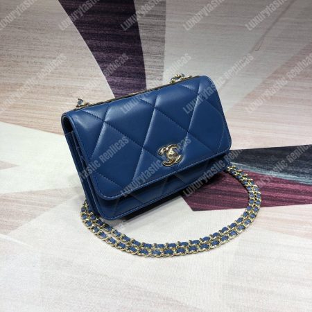 Chanel Wallet On Chain – WOC Lambskin Gold-Toned Metal Blue - Image 3