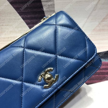 Chanel Wallet On Chain – WOC Lambskin Gold-Toned Metal Blue - Image 5