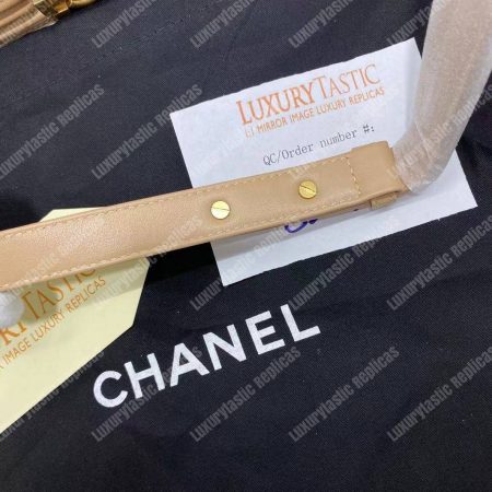 Chanel Medium Boy Flap Bag - Image 17