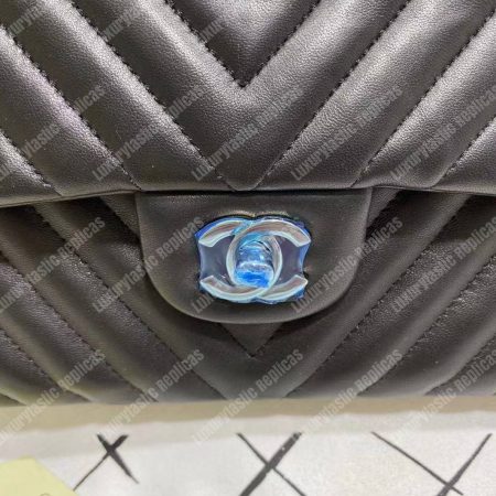 Chanel Classic Medium Handbag Black - Image 18