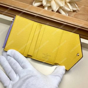 LV Summer 2019 Zoé Wallet Monogram Canvas Pink / Lila - Image 3