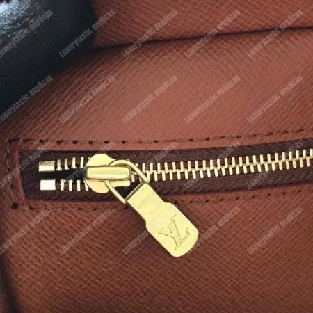 LV Trocadero 27 Messenger Bag Monogram Canvas - Image 3