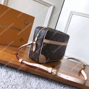 LV Trocadero 27 Messenger Bag Monogram Canvas - Image 5