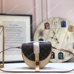 LV Chantilly Lock Monogram Creme