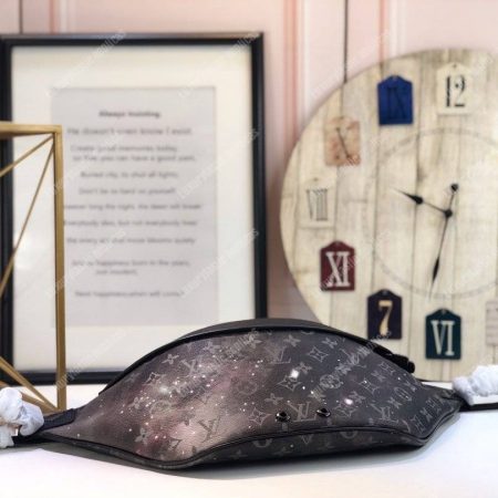 LV Discovery Bumbag Monogram Galaxy - Image 3