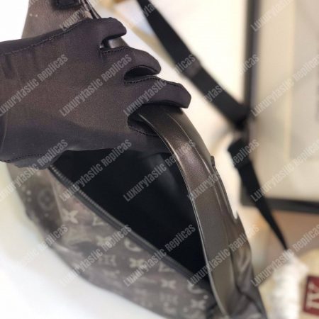 LV Discovery Bumbag Monogram Galaxy - Image 6