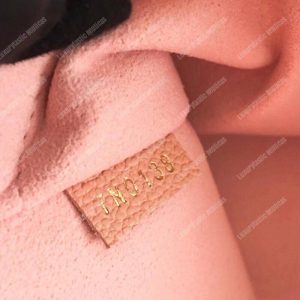 LV Daily Pouch Monogram Rose Poudre - Image 9