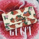 Gucci Zumi Strawberry Print Continental Wallet