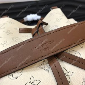 LV Girolata Handbag Mahina Creme - Image 6