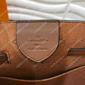 LV Girolata Handbag Mahina Creme - Image 9