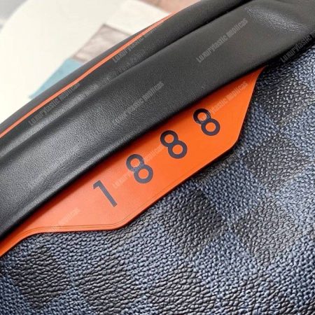 LV Damier Cobalt Canvas Race Discovery Bumbag - Image 7