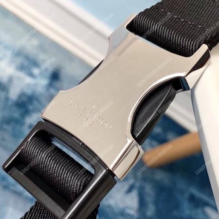 LV Damier Cobalt Canvas Race Discovery Bumbag - Image 9