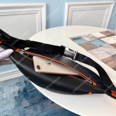 LV Damier Cobalt Canvas Race Discovery Bumbag - Image 4