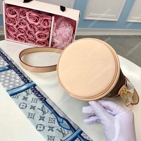 LV Duffle Monogram Bag - Image 8