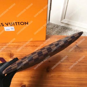 LV Daily Pouch Damier Ebene Raisin - Image 5