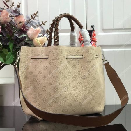 LV Girolata Monogram Crème Beige - Image 3