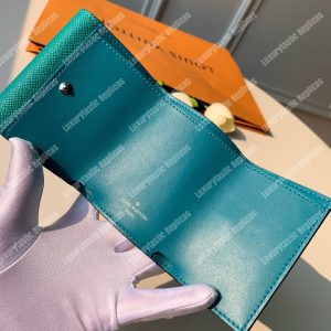 LV Discovery Compact Wallet K45 Taiga Monogram Vert - Image 3
