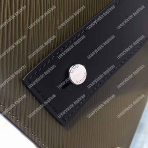 LV Pochette Essential V - Image 4