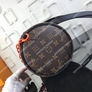 LV Messenger Mini Polochon - Image 9