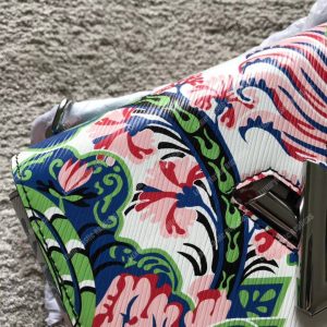 LV Twist MM Epi Leather - Image 5