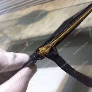 LV Pochette Felicie Bag Monogram Leather Noir - Image 9