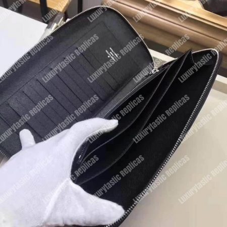 LV Taiga Organizer Atoll Wallet Black - Image 5