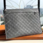 LV Discovery Pochette Damier Infini Taupe