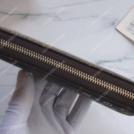 LV Mini Pochette Holiday Edition - Image 3