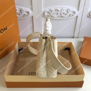 LV Capucines BB Vanile Ivory - Image 3