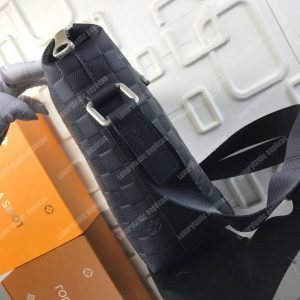 LV Discovery Messenger PM Damier Infini Leather Onyx - Image 4