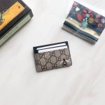 Gucci Bee Print GG Supreme Card Case