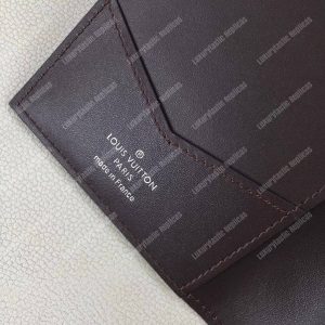 LV Passport Cover Utah Leather Marron - Image 4