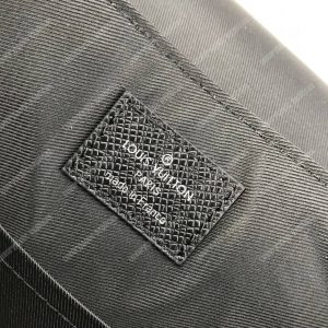 LV Roman PM Taiga Leather Noir - Image 9