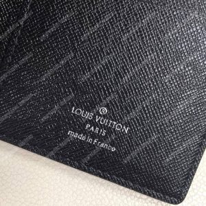 LV Brazza Wallet Taiga Leather Noir - Image 6