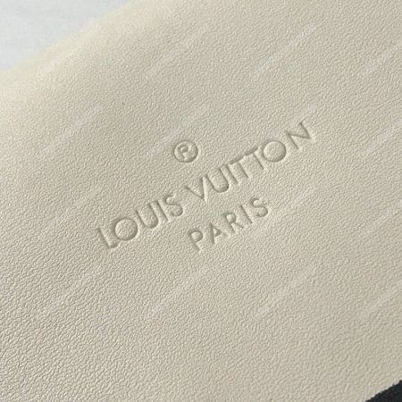 LV Tuileries Besace Shoulder Bag Creme - Image 9