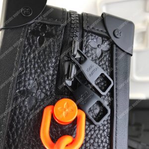 LV Soft Trunk Taurillon Monogram Leather Absolute - Image 5