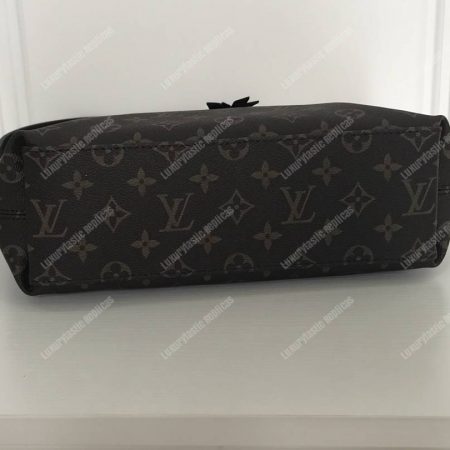 LV Tuileries Besace Shoulder Bag Creme - Image 4