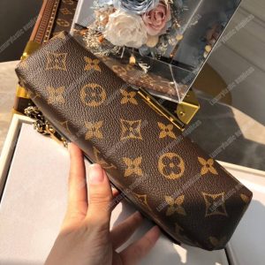 LV Pochette Thelma Monogram Canvas - Image 8