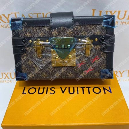 LV Petite Malle Monogram - Image 12