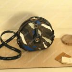 LV X LOL Boite Chapeau Souple