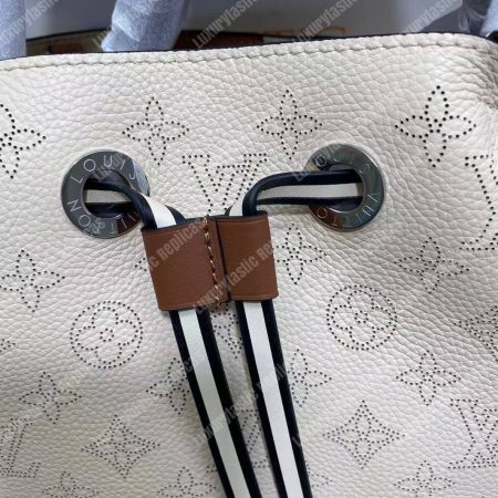 LV Girolata Monogram Crème Beige - Image 15