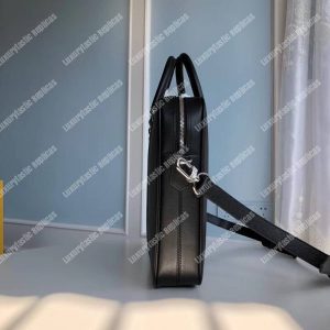 LV Porte-Documents Voyage PM Taiga Leather Noir - Image 6