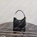 Prada Re-Edition 2000 Nylon Mini-bag Black/Red