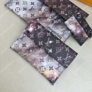 LV Pochette Alpha Triple - Image 5