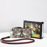 Gucci Bee Print GG Supreme Card Case Keychain Strap