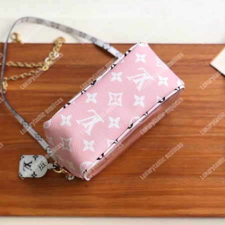 LV Beach Pouch Monogram Summer 2019 Rouge - Image 4