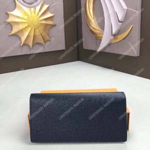 LV Brazza Wallet Taiga Leather Noir - Image 7