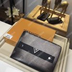 LV Pochette Essential V Epi Leather