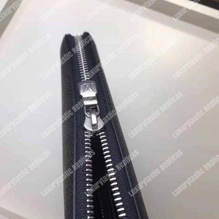 LV Taiga Organizer Atoll Wallet Black - Image 10