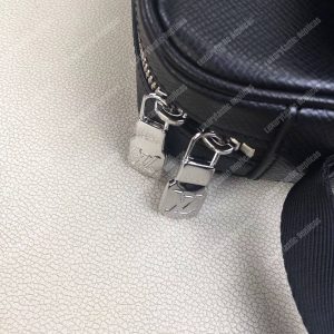 LV Outdoor Messenger PM Taiga Leather Noir - Image 8